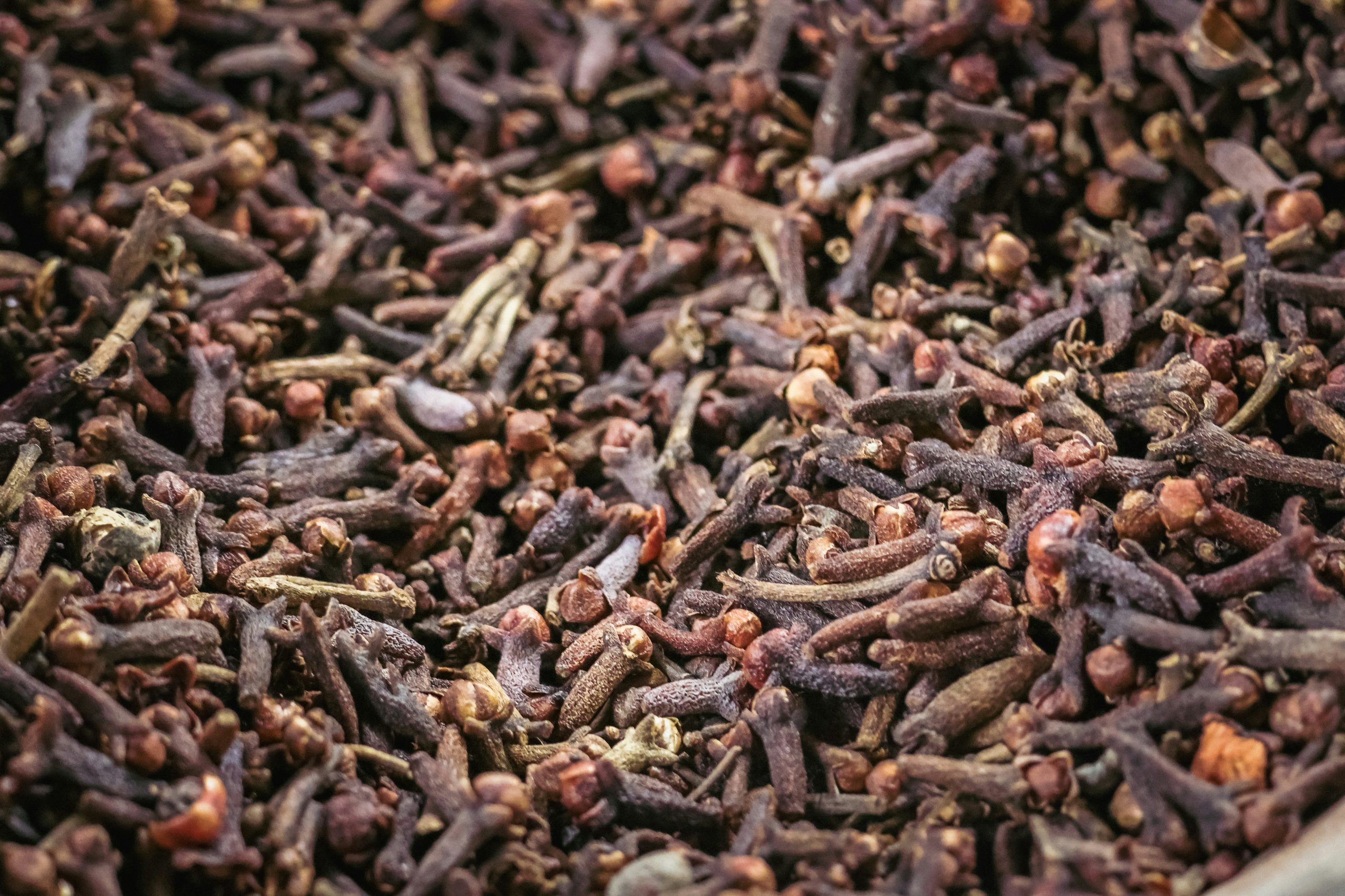 Indonesian cloves whole dried spice for export HS 0907
